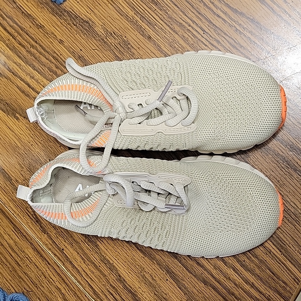 Boys shoes